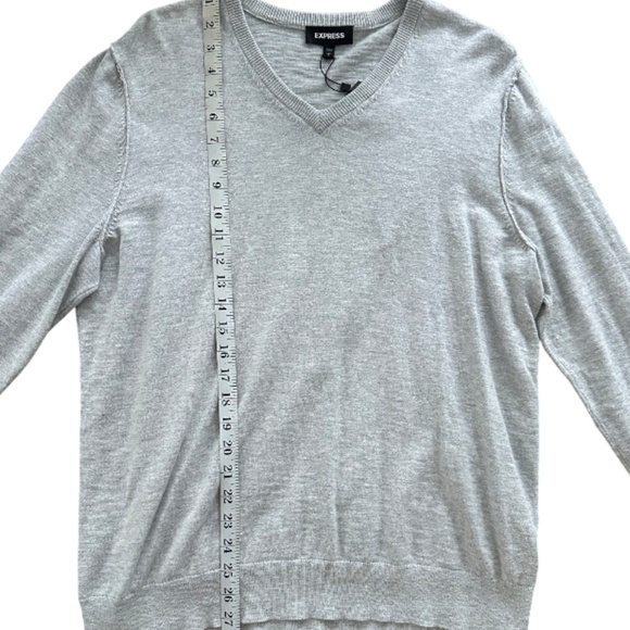 BNWT Express Men's Gray 100% Cotton V-Neck Sweater Size L - Picture 4 of 7